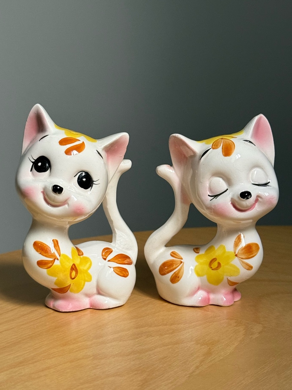 Set of Giftcraft c1970s Japan Salt and Pepper Shakers Floral Eyelash Cat Kitties